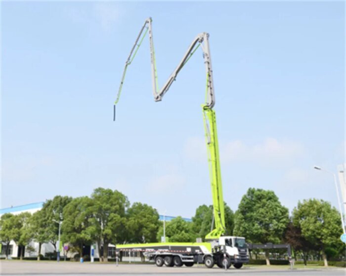 Zoomlion 62X-6RZ 62m 6-Section Truck-Mounted Concrete Pump - Image 5
