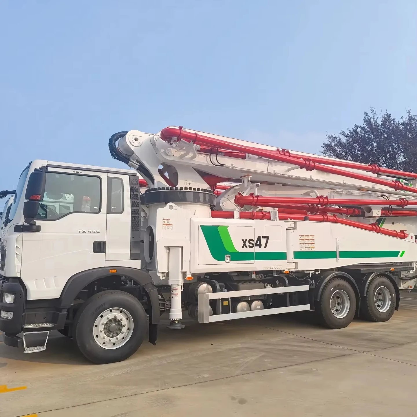 XS47 Truck Mounted Concrete Pump 180m3/h 47m Output