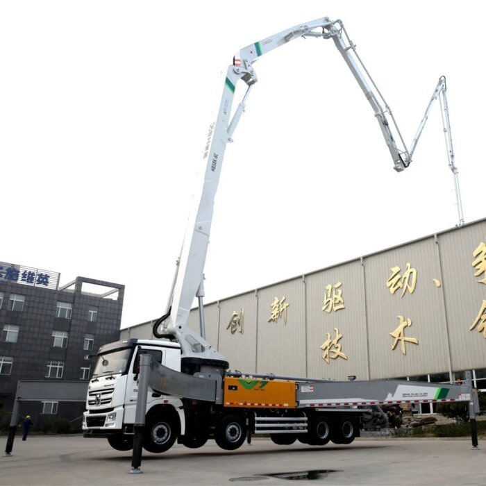62m Concrete Pump Truck HB62V Famous Chassis Construction - Image 5