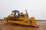 818F Crawler Bulldozer: Heavy Earthmoving Construction Machine - Image 4