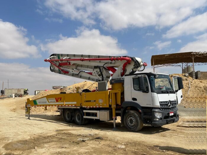 50m HB50V XS50 Concrete Boom Pump Truck High Performance - Image 4