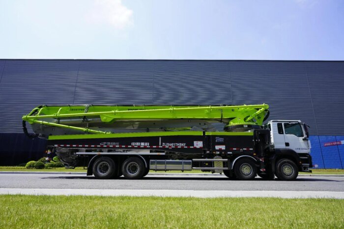 Zoomlion 62m 62X-6RZ Mobile Concrete Pump with Parts - Image 3