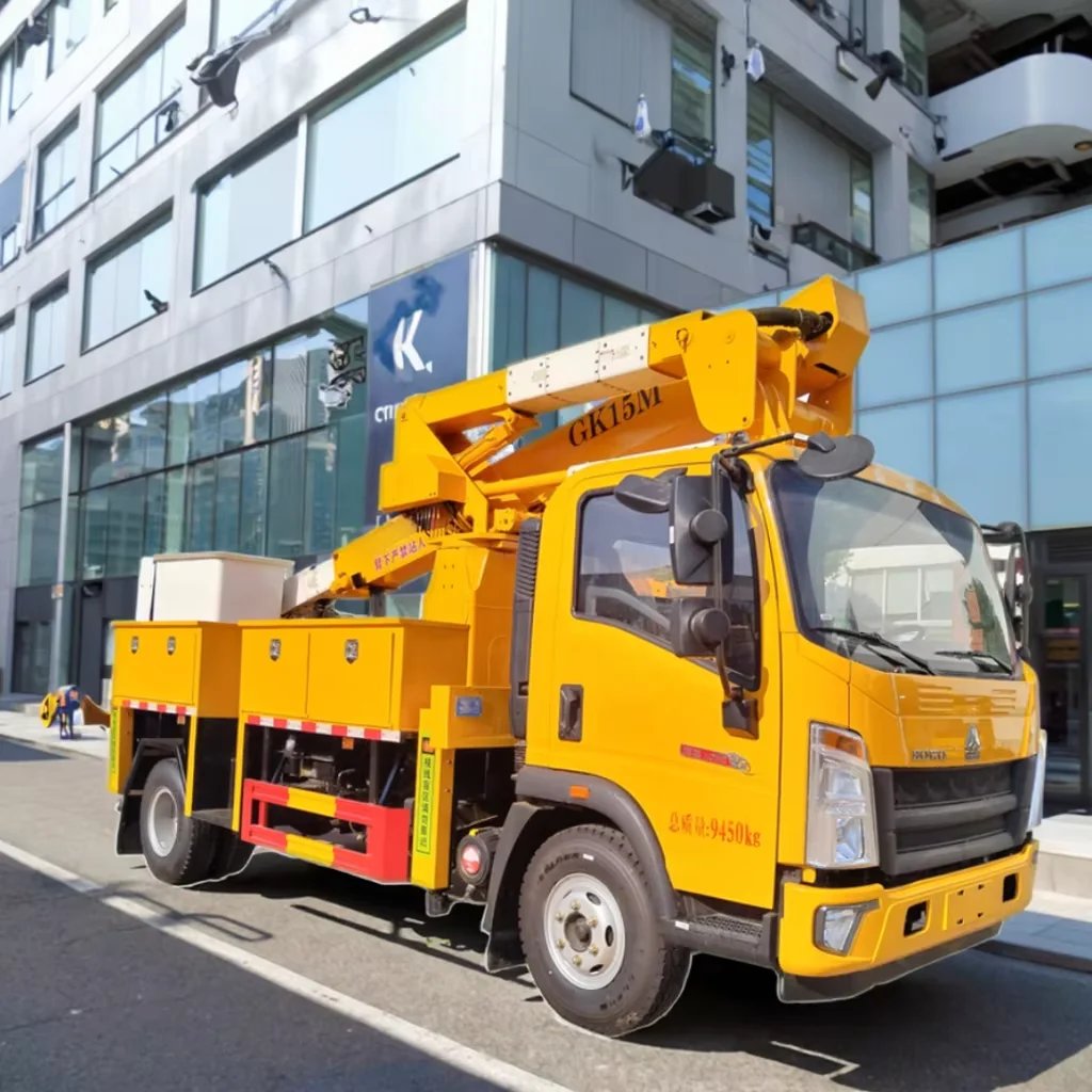 HOWO 15m Self-Propelled Telescopic Insulated Aerial Truck