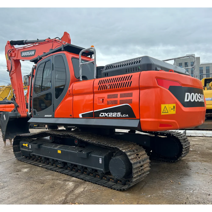 Doosan DX225 Used Excavator 168HP 22300KG Korea - Image 2