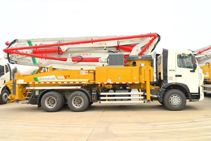 30m Concrete Pump Truck HB30K-4X XS30 Full Hydraulic Boom - Image 3