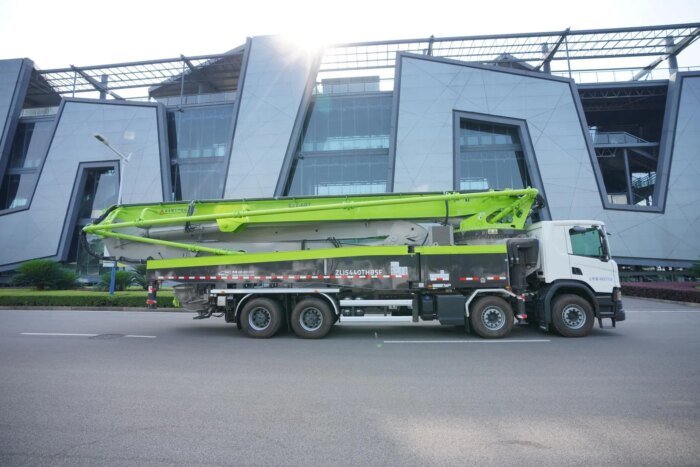 ZLJ5461THBKF 62X-6RZ 4 Axles 62m Concrete Boom Pump Truck - Image 5