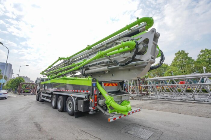 Zoomlion 67X-6RZ 66m 67m FAW Truck Concrete Pump - Image 6