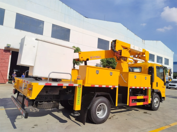 HOWO 15m Self-Propelled Telescopic Insulated Aerial Truck - Image 5