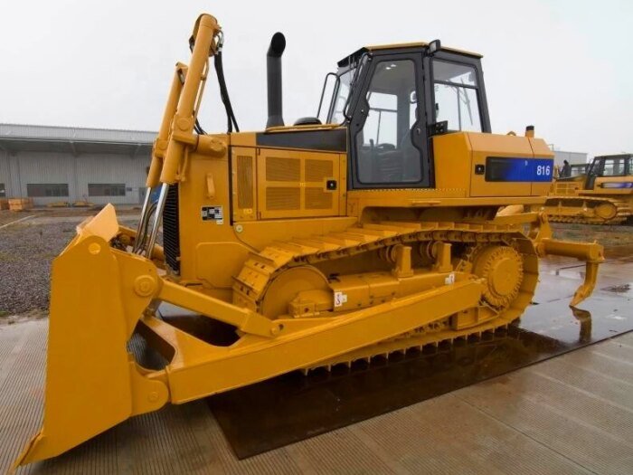 SEM816D Crawler Bulldozer High Efficiency Earthmoving Machinery - Image 4