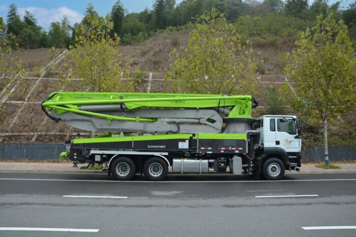 47m Concrete Pump Truck ZLJ5340THBKF 47X-5RZ Hot Sale - Image 4