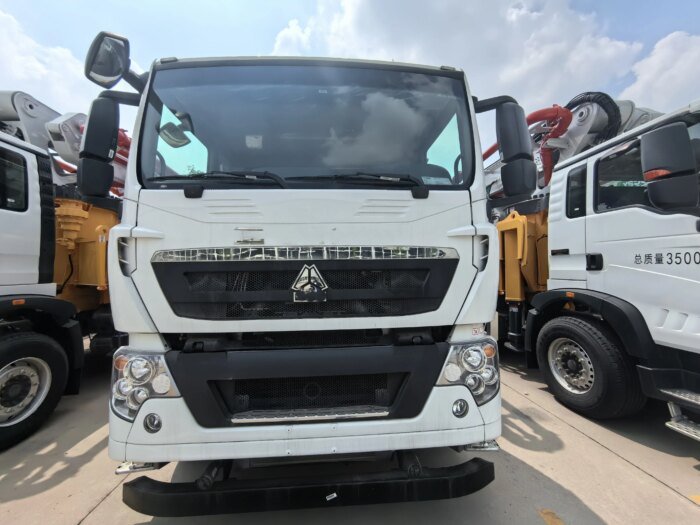 HB47V Truck Mounted Concrete Pump 180m3/h 47m Output - Image 6