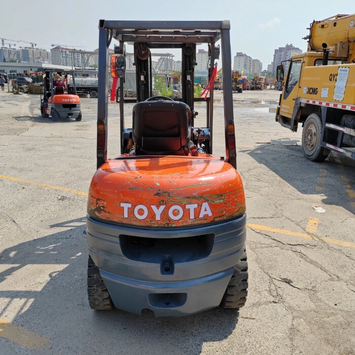 Used TOYOTA 30 Forklift 3 Ton Japan High Performance Low Price - Image 5