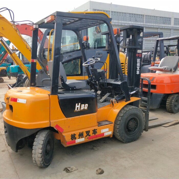 HANGCHA H30 3 Ton Secondhand 4WD Forklift Low Price - Image 4