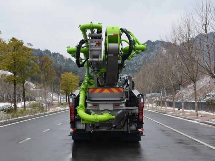 ZOOMLION ZLJ5291THBKF 43X-5RZ 43m HOWO Concrete Pump - Image 6