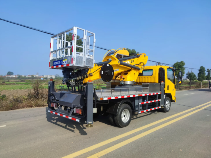 ISUZU 28m Diesel Aerial Lift Truck 5-Speed Manual - Image 5