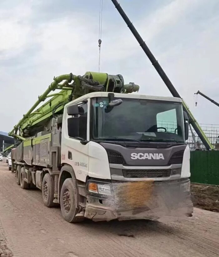 2020 Zoomlion 56m 8x4 Scanias Used Concrete Pump Truck - Image 4
